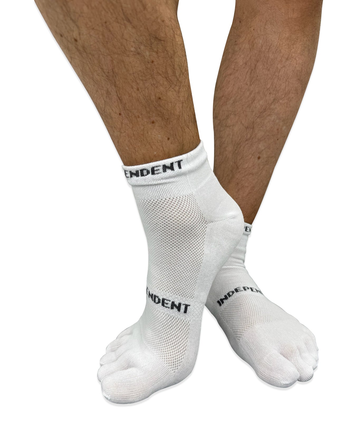 White high-ankle independent toe socks for men with separated toes