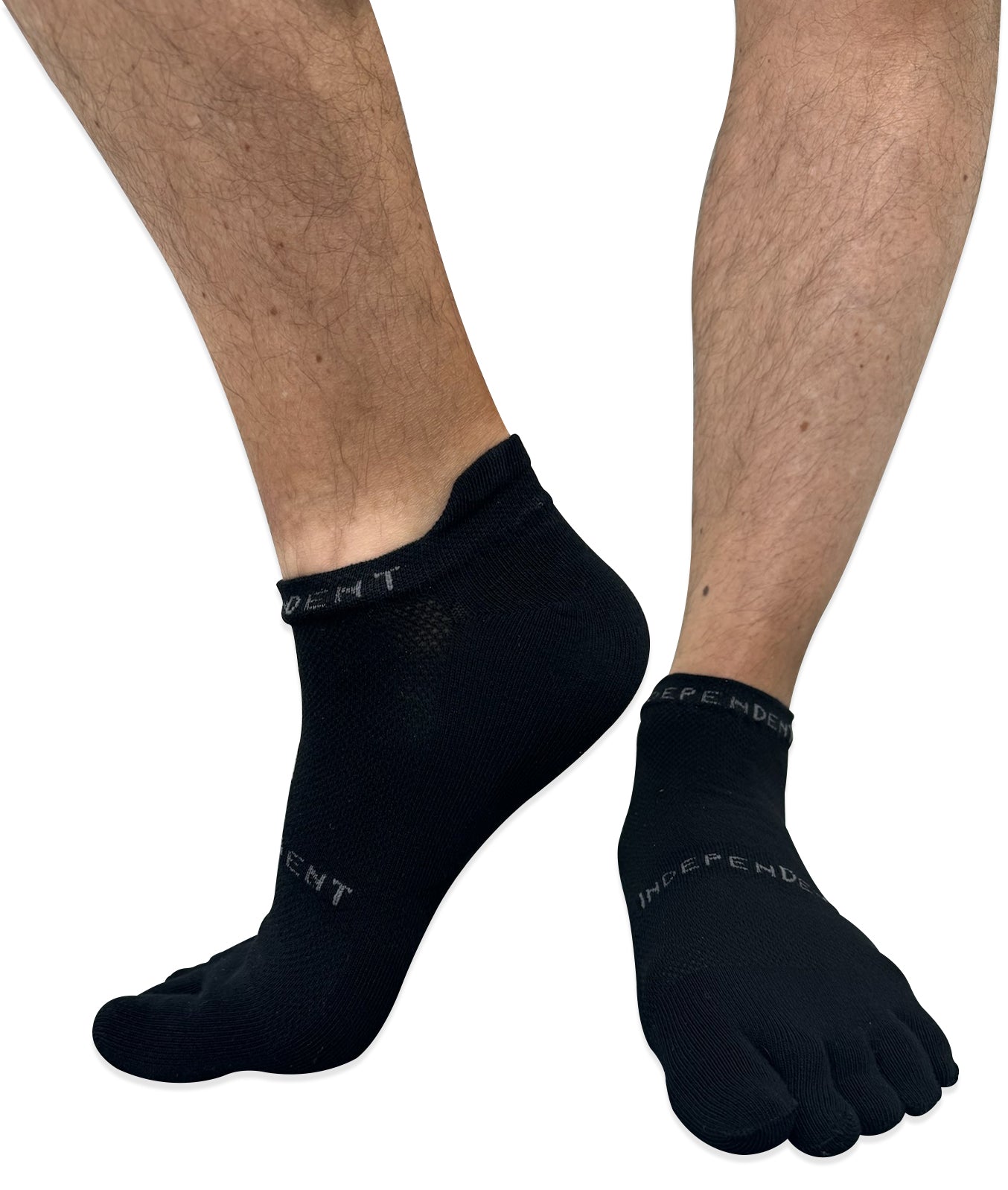Black low-ankle independent toe socks for men with toe alignment design